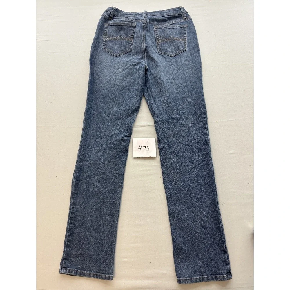 St. Johns Bay Womens Blue Straight Leg Jeans Size 6 Medium Wash 30 Inseam